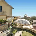 Σπίτι διακοπών Awesome In With House Sea View
